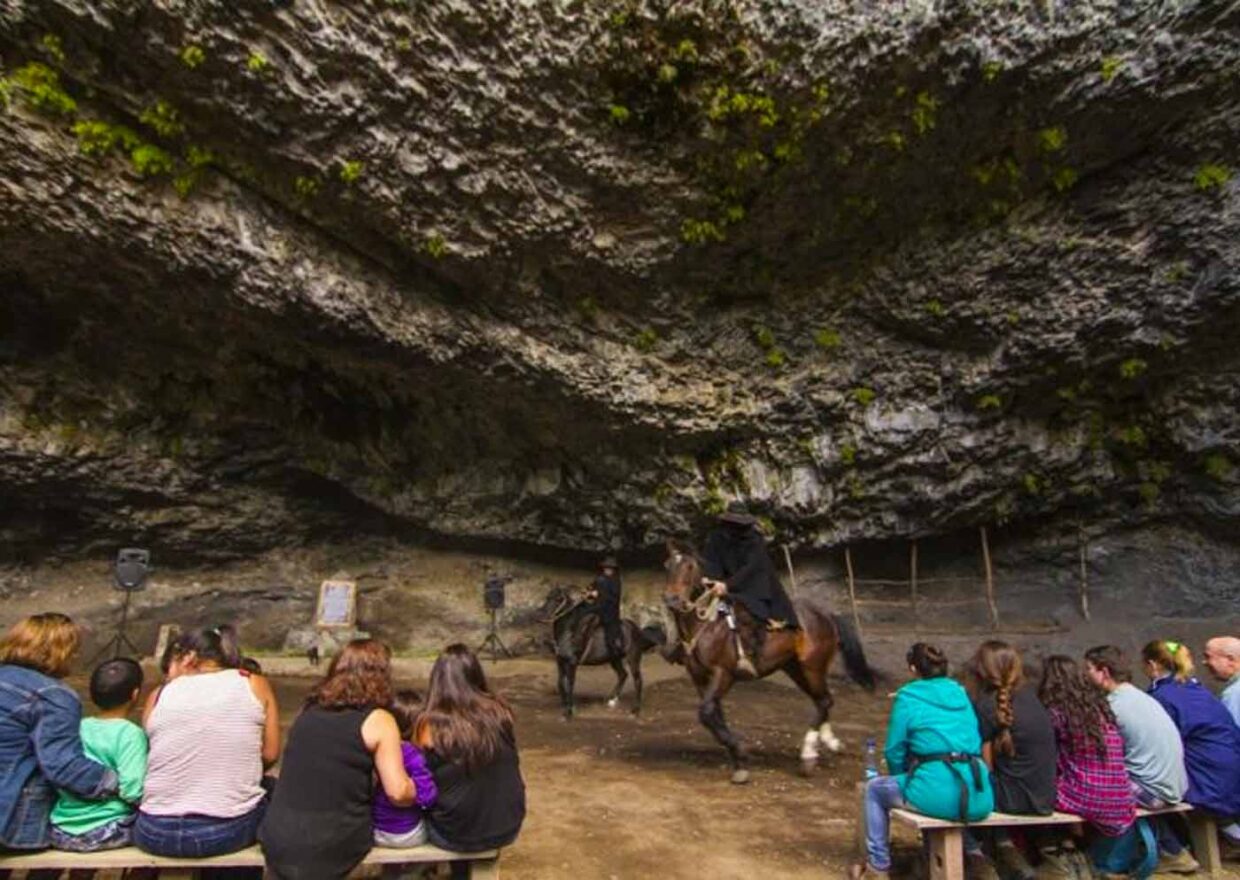 Cueva de los Pincheira